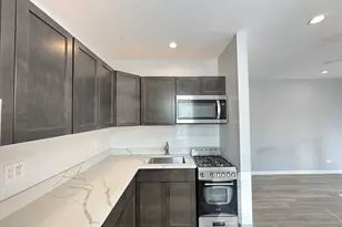 4735 N Beacon St, Chicago, IL 60640 - Photo 4