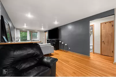 6741 S Komensky Avenue, Chicago, IL 60629 - Photo 10