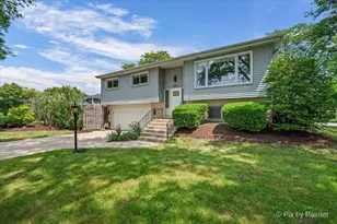 555 Figard Ln, Des Plaines, IL 60016 - Photo 1