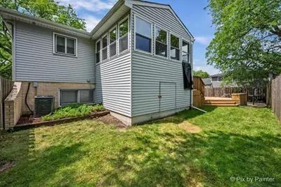 555 Figard Lane, Des Plaines, IL 60016 - Photo 26