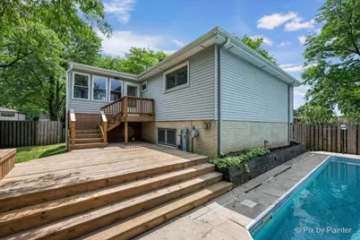 555 Figard Lane, Des Plaines, IL 60016 - Photo 2