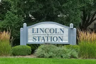 637 Lincoln Station Dr, Oswego, IL 60543 - Photo 2