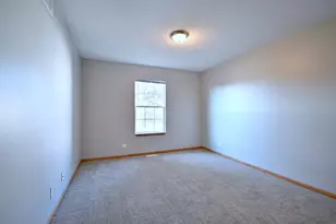 19 E Pineview Dr, Round Lake Park, IL 60073 - Photo 24