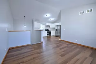 19 E Pineview Dr, Round Lake Park, IL 60073 - Photo 14