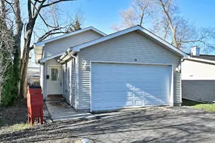 19 E Pineview Dr, Round Lake Park, IL 60073 - Photo 1