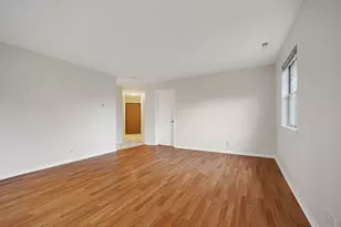 29 N Park Blvd, Streamwood, IL 60107 - Photo 2