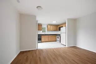 29 N Park Blvd, Streamwood, IL 60107 - Photo 6