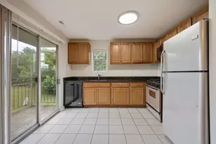 29 N Park Blvd, Streamwood, IL 60107 - Photo 8