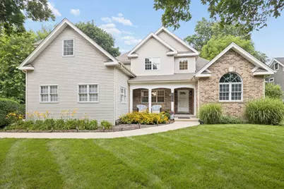 5709 Lenox Road, Lisle, IL 60532 - Photo 1