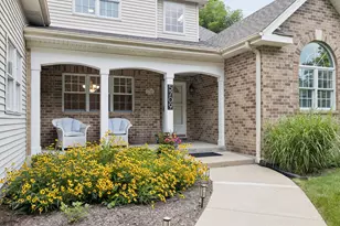 5709 Lenox Rd, Lisle, IL 60532 - Photo 2