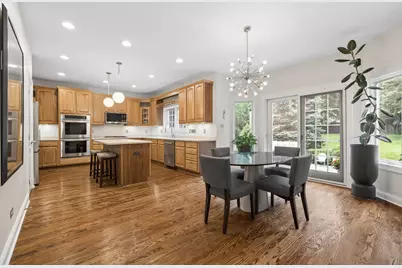 5709 Lenox Road, Lisle, IL 60532 - Photo 10
