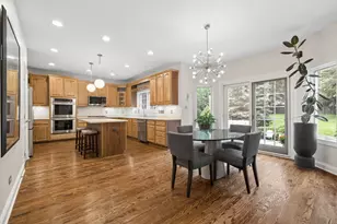 5709 Lenox Rd, Lisle, IL 60532 - Photo 10