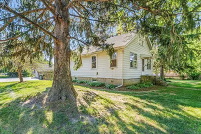 420 N Hugh Street, Plano, IL 60545 - Photo 2