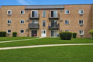 155 W Elk Trail, Carol Stream, IL 60188 - Photo 1