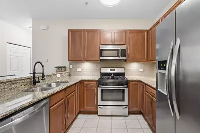 1032 Swift Road #1B, Glen Ellyn, IL 60137 - Photo 6