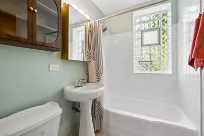 2422 W Farragut Avenue #1A, Chicago, IL 60625 - Photo 16