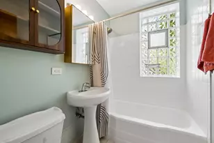 2422 W Farragut Ave, Chicago, IL 60625 - Photo 16