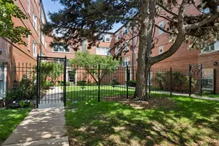 2422 W Farragut Ave, Chicago, IL 60625 - Photo 1