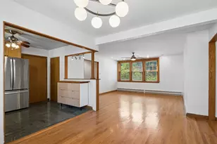 2422 W Farragut Ave, Chicago, IL 60625 - Photo 6