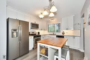 17323 Lakebrook Dr, Orland Park, IL 60467 - Photo 10