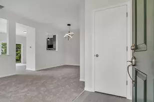 601 W Kristina Ln, Round Lake, IL 60073 - Photo 2