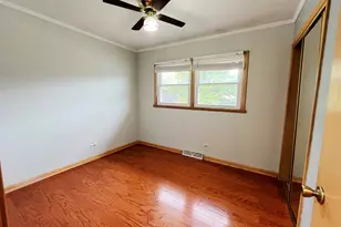 865 E 165th St, South Holland, IL 60473 - Photo 8