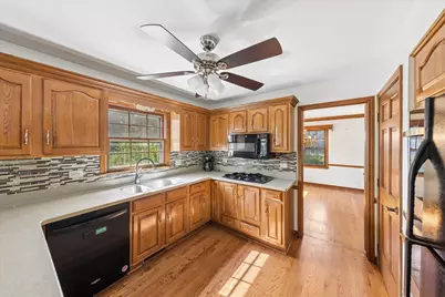 27W215 Oakwood Street, Winfield, IL 60190 - Photo 12