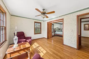 27W215 Oakwood St, Winfield, IL 60190 - Photo 10