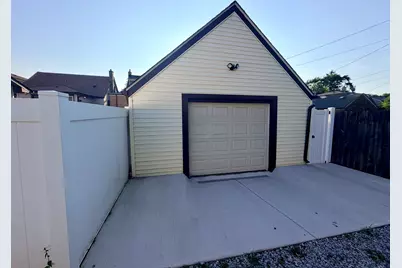 9439 S Saint Louis Avenue, Evergreen Park, IL 60805 - Photo 36