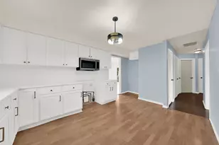 4933 S Lockwood Ave, Chicago, IL 60638 - Photo 2