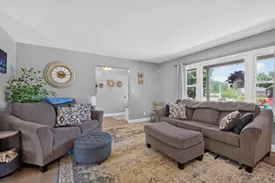 821 King Arthur Ln, Ottawa, IL 61350 - Photo 10