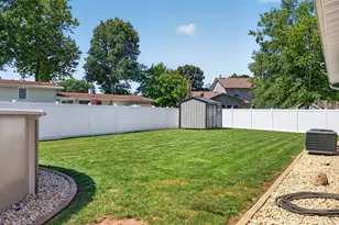 821 King Arthur Ln, Ottawa, IL 61350 - Photo 40