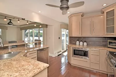 604 Bally Road, McHenry, IL 60050 - Photo 6