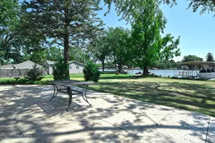 604 Bally Rd, McHenry, IL 60050 - Photo 4