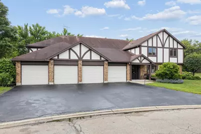 546 Banyon Lane #B, La Grange, IL 60525 - Photo 2