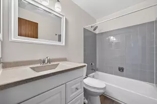 358 Ashford Cir, Bartlett, IL 60103 - Photo 20