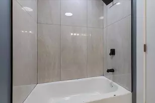 [Address not provided], Chicago, IL 60637 - Photo 18