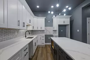 [Address not provided], Chicago, IL 60637 - Photo 4