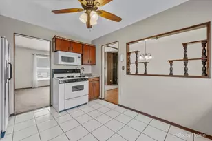 7504 Churchill Dr, Hanover Park, IL 60133 - Photo 10