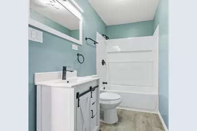 8015 S Avalon Avenue, Chicago, IL 60619 - Photo 18