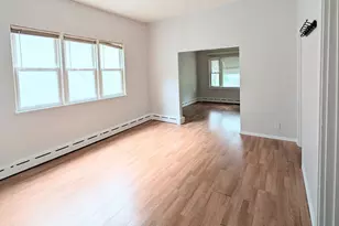 8125 S Escanaba Ave, Chicago, IL 60617 - Photo 2