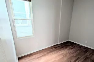 8125 S Escanaba Ave, Chicago, IL 60617 - Photo 4