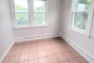 8125 S Escanaba Ave, Chicago, IL 60617 - Photo 8