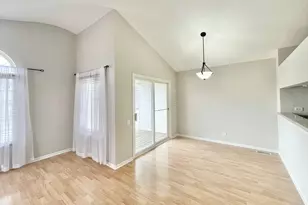 1950 Middlebury Dr, Aurora, IL 60503 - Photo 4