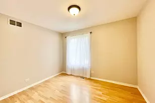 1950 Middlebury Dr, Aurora, IL 60503 - Photo 10