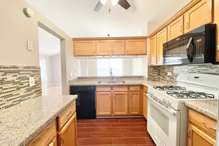 1950 Middlebury Dr, Aurora, IL 60503 - Photo 6
