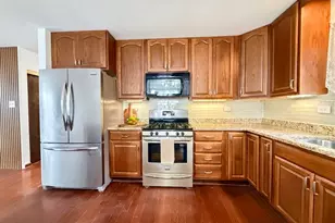 8049 W Norwood Dr, Frankfort, IL 60423 - Photo 4