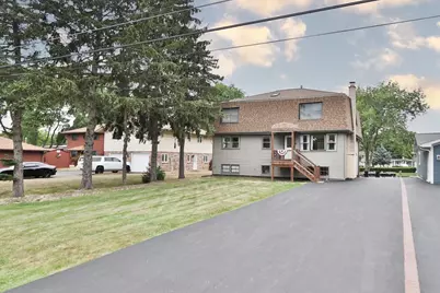 717 Monterrey Terrace, McHenry, IL 60051 - Photo 2
