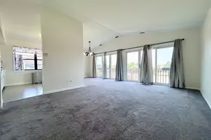 5820 Wilshire Ct, Hanover Park, IL 60133 - Photo 2