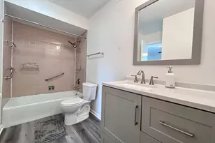 5820 Wilshire Ct, Hanover Park, IL 60133 - Photo 10